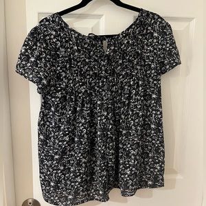 Floral print women’s blouse. Size M/L